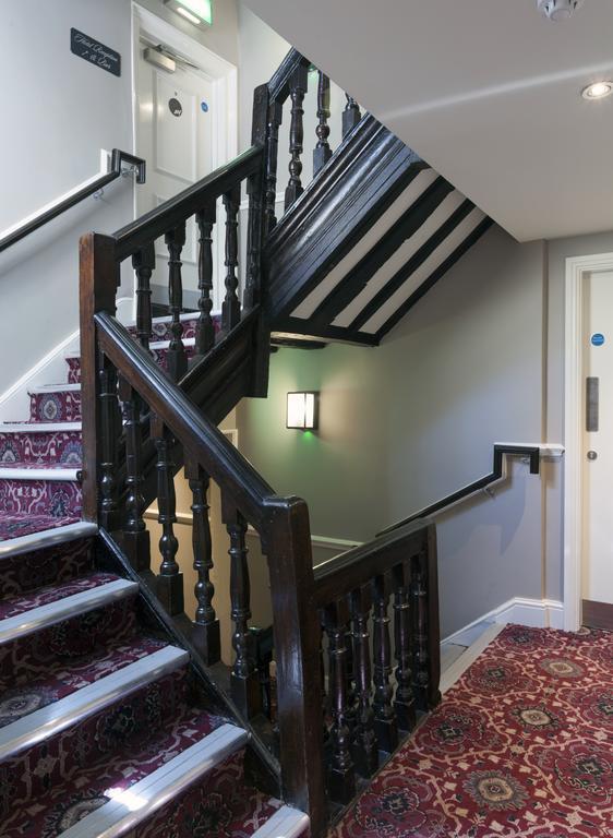 The White Hart Hotel Wetherspoon Okehampton Bagian luar foto