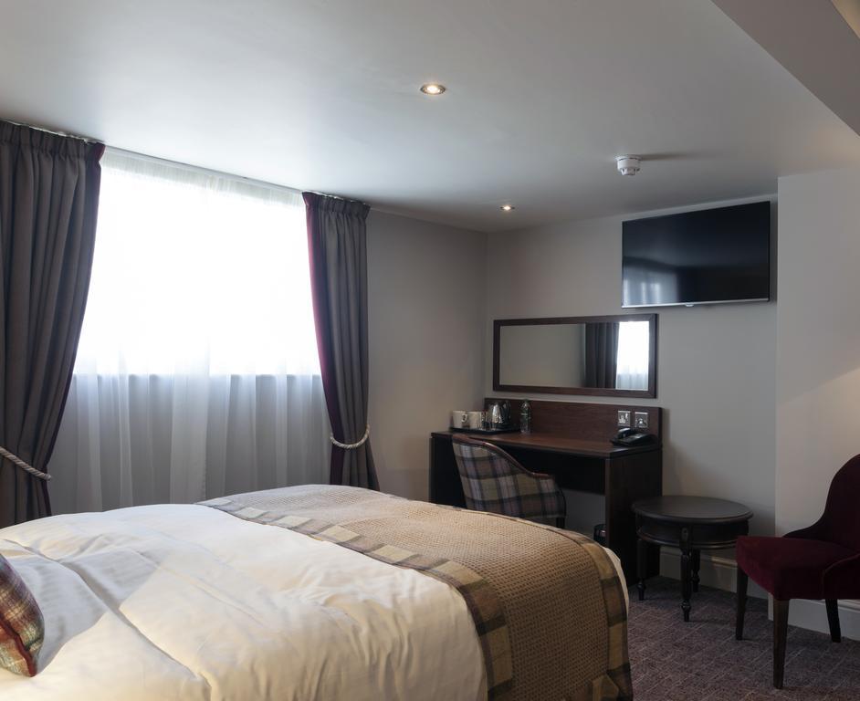 The White Hart Hotel Wetherspoon Okehampton Bagian luar foto