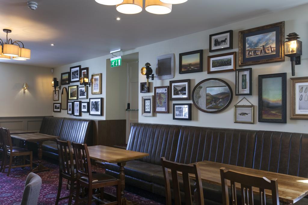 The White Hart Hotel Wetherspoon Okehampton Bagian luar foto