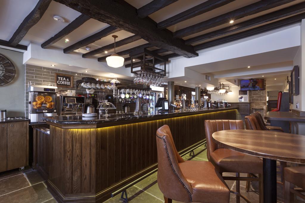 The White Hart Hotel Wetherspoon Okehampton Bagian luar foto