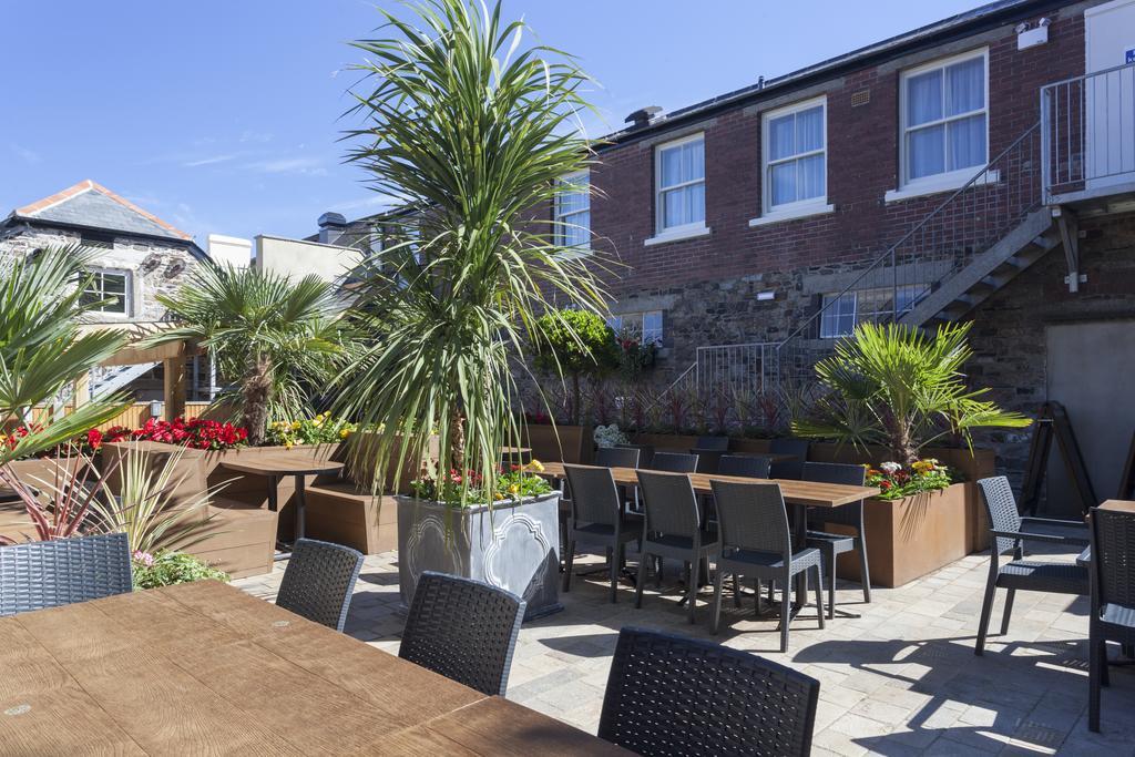 The White Hart Hotel Wetherspoon Okehampton Bagian luar foto